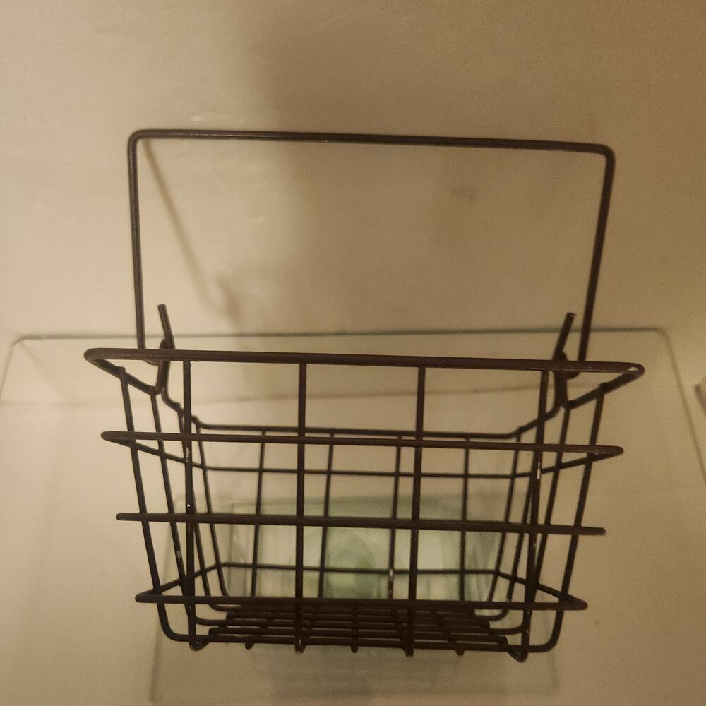 Cottage Shabby Metal Wire Basket